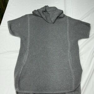 UGG Gray Ribbed Cowl Neck Short Sleeve Sweater
